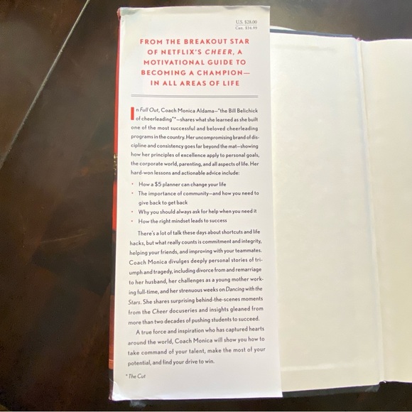 Full Out: Lessons in Leadership by Monica Aldama - EUC📖 - Picture 5 of 10